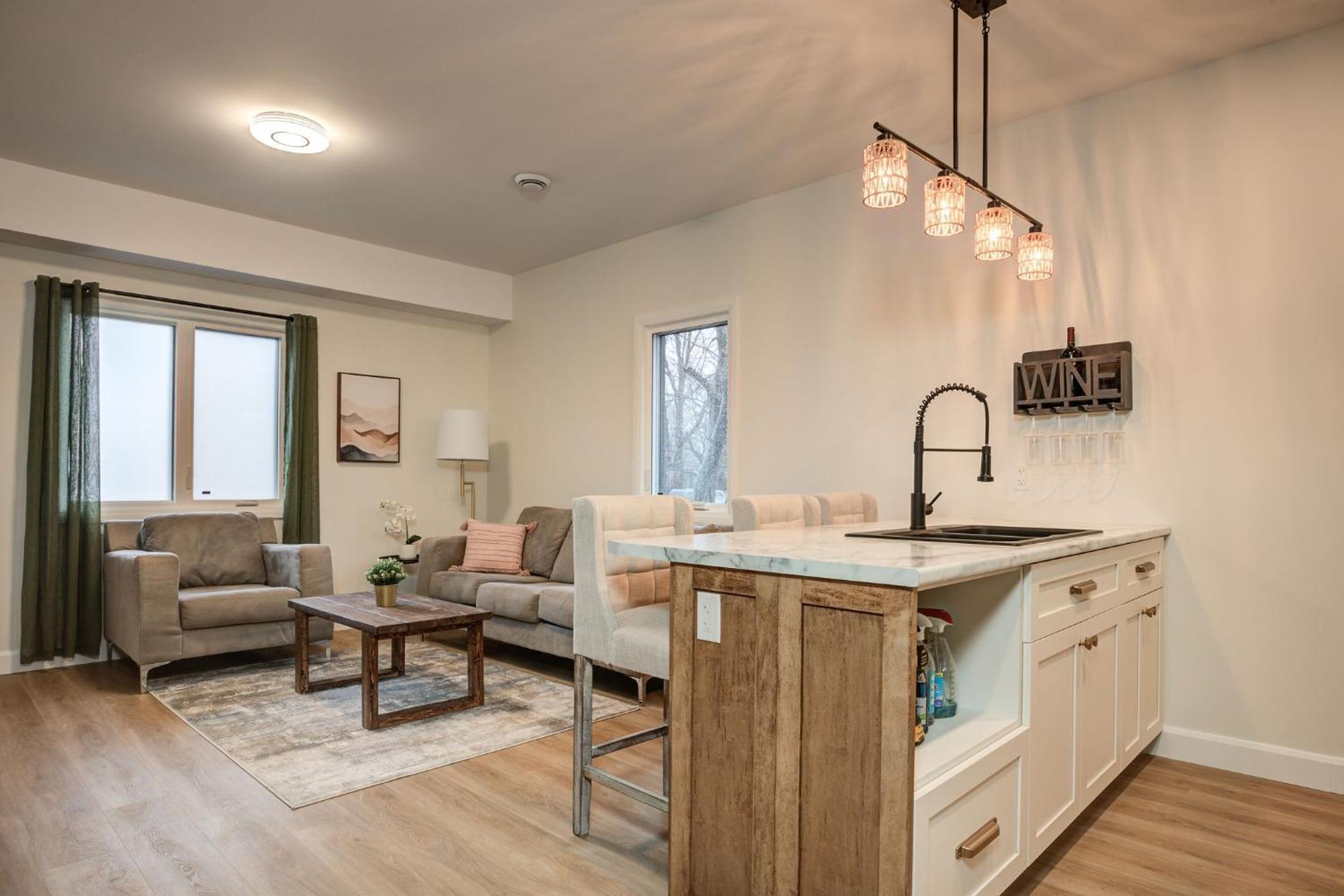 Chic Suite By Westlynn Little Current Екстер'єр фото