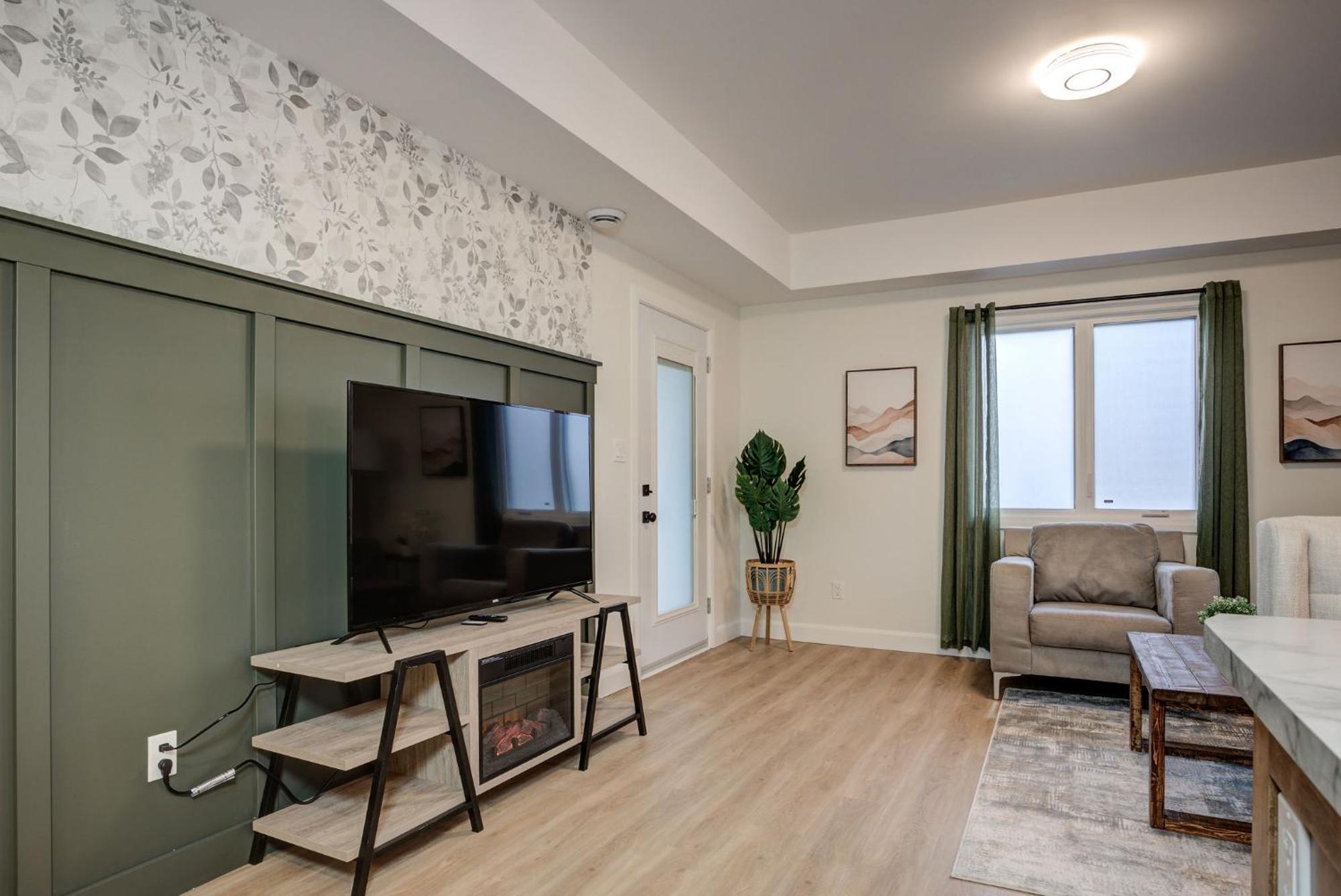 Chic Suite By Westlynn Little Current Екстер'єр фото
